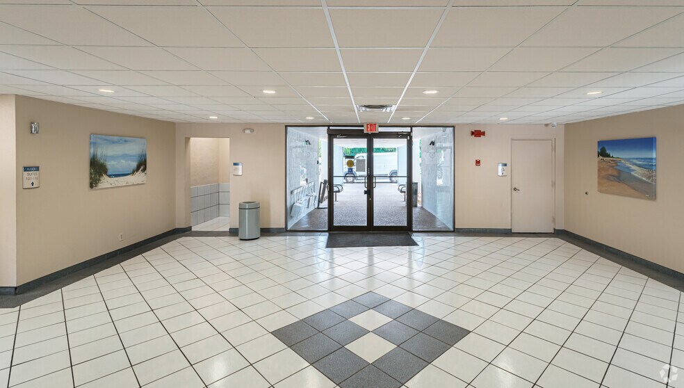More Photos Of 8333 W McNab Rd, Tamarac Medical For Lease