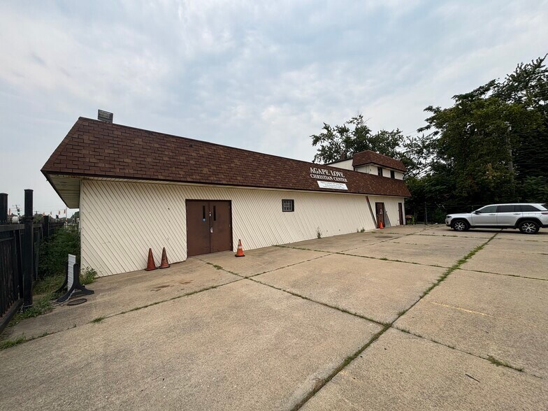 More Photos Of 11250 Hayes St, Detroit Religious Facility For Sale