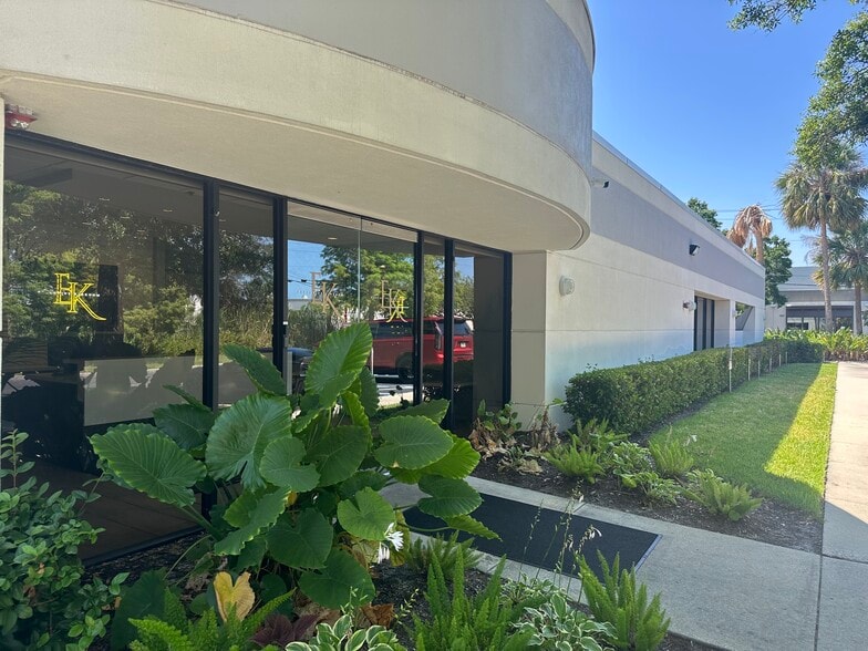 More Photos Of 4919 W Laurel St, Tampa Medical For Sale