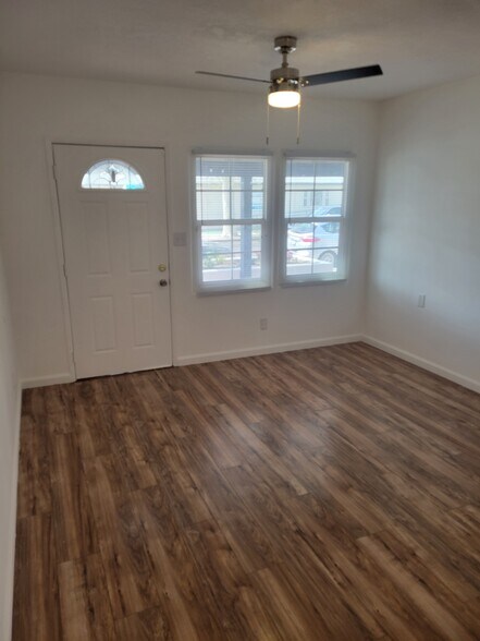 More Photos Of 801 E Florida Ave, Hemet Office For Lease