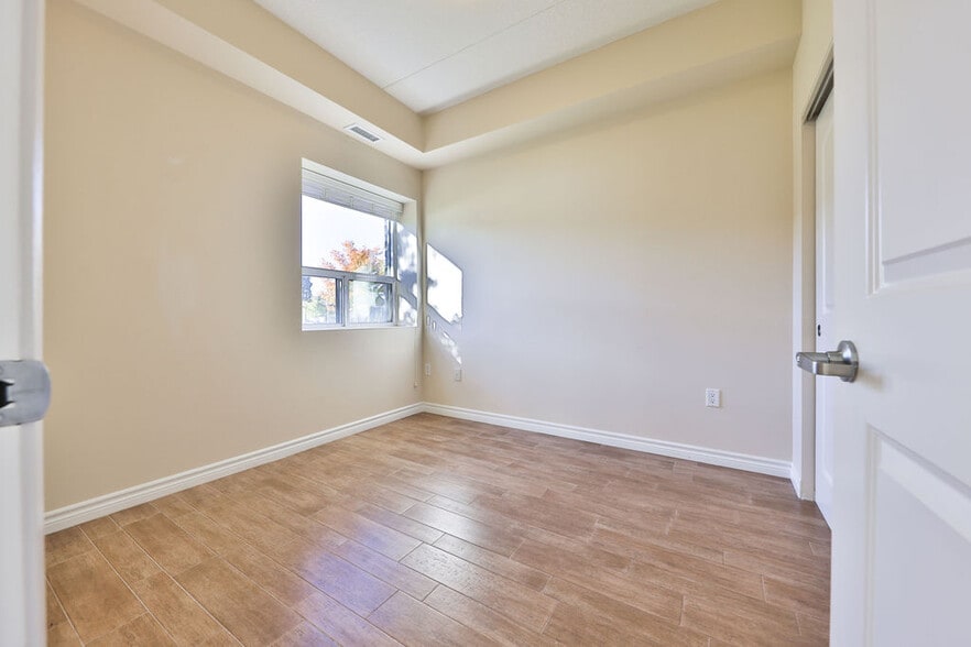 More Photos Of 1489 Upper Gage Av, Hamilton Apartments For Sale