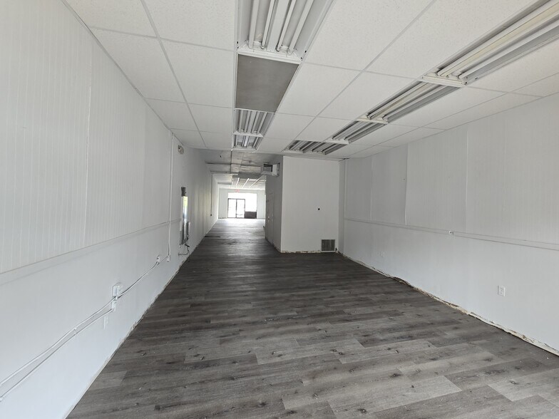 More Photos Of 88 Main St, Madison Freestanding For Sale