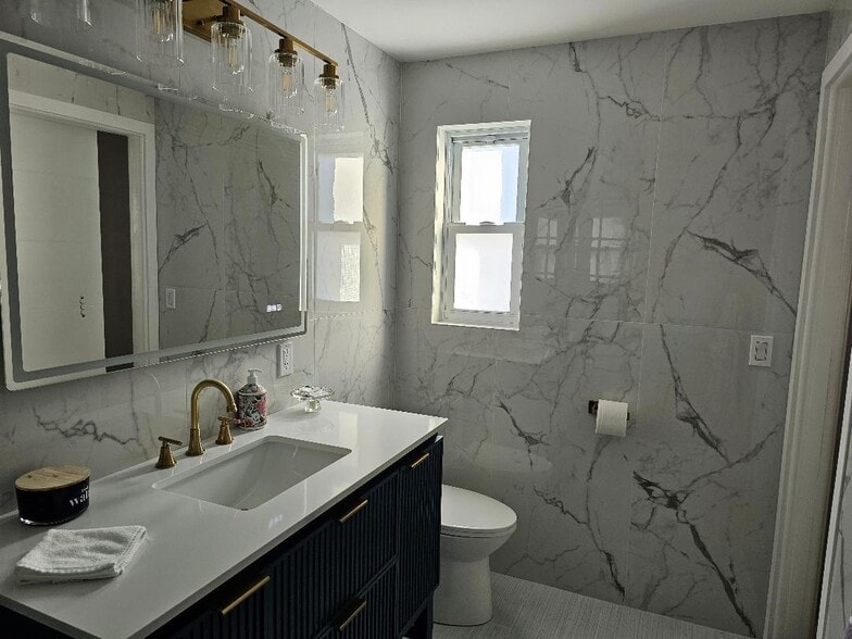 More Photos Of 125 110th Ave, Treasure Island Apartments For Sale