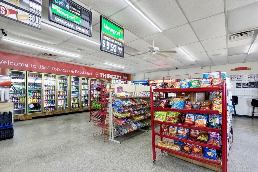 More Photos Of 315 N Eastern Blvd, Fayetteville Convenience Store For Sale