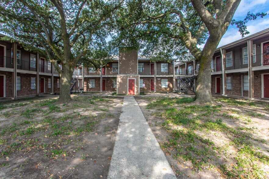 More Photos Of 3940 S Shaver St, Houston Apartments For Sale