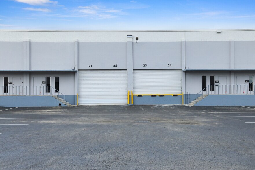 More Photos Of 1636 NW 82nd Ave, Doral Warehouse For Lease