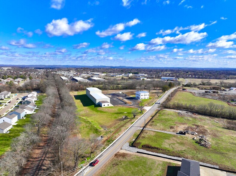 More Photos Of 1050 Cairo Rd, Gallatin Warehouse For Lease