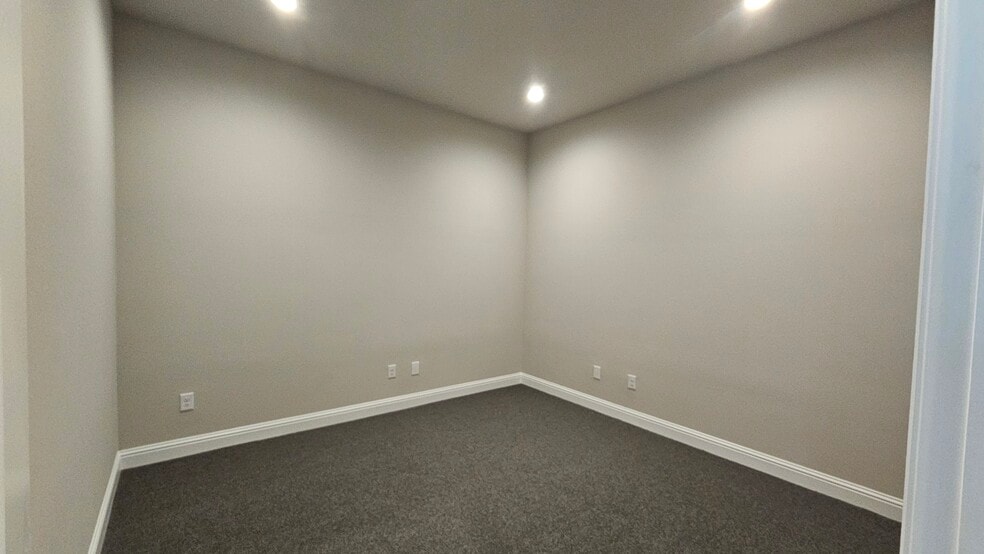 More Photos Of 3951 Alma Rd, McKinney Office For Sale