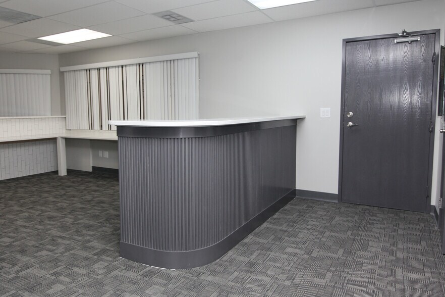 More Photos Of 38300 Van Dyke Ave, Sterling Heights Medical For Lease