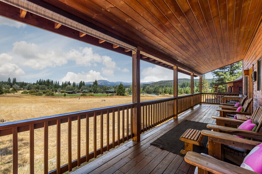 More Photos Of 985 Whitehawk Dr, Clio Hotel For Sale