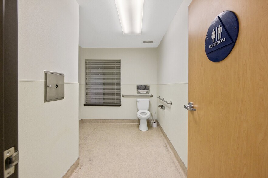 More Photos Of 561 N Alta Ave, Dinuba Medical For Lease