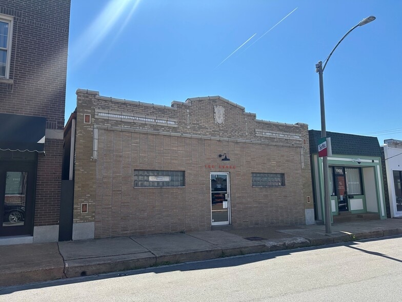 Primary Photo Of 1904 Marconi Ave, Saint Louis General Retail For Lease