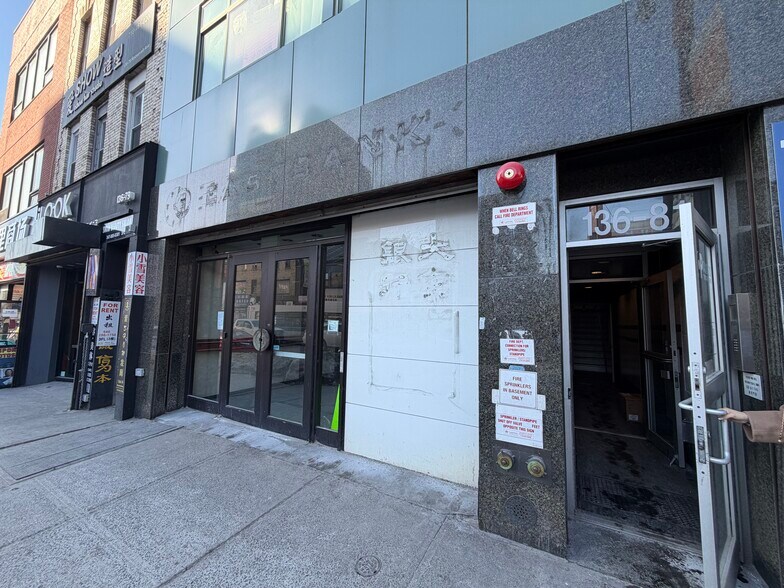 More Photos Of 13681 Roosevelt Ave, Flushing Office For Lease