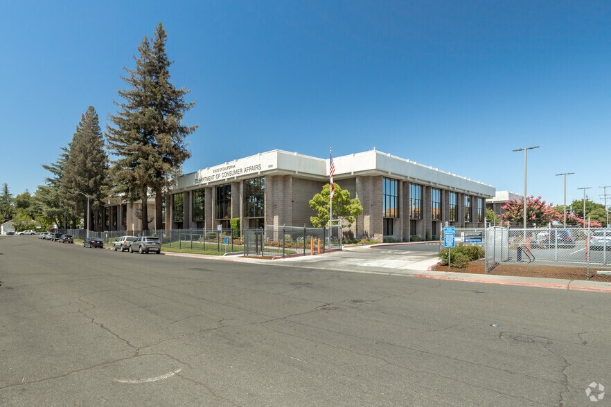 More Photos Of 2005 Evergreen St, Sacramento Office For Lease