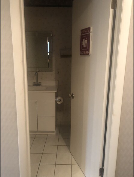 More Photos Of 31040-31046 Utica Rd, Fraser Office Residential For Lease