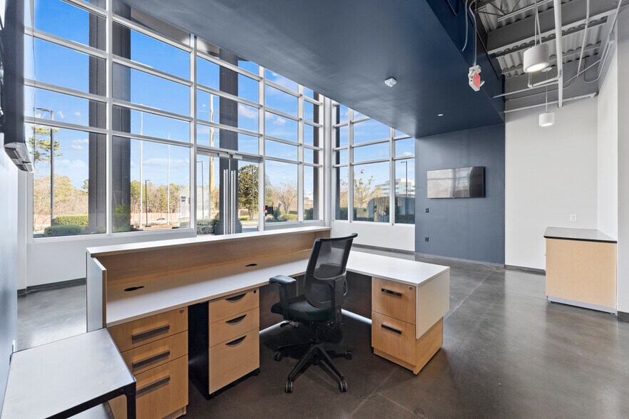 More Photos Of 5520 Capital Center Dr, Raleigh Office For Sale
