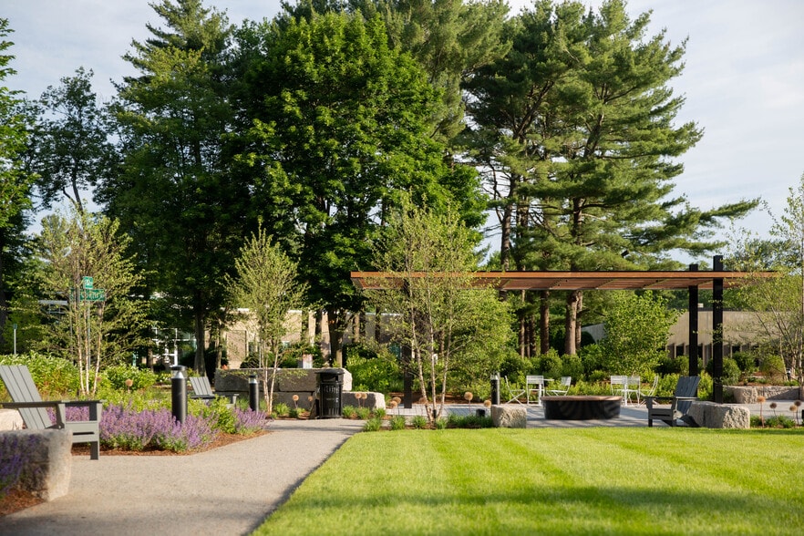 More Photos Of 164 Middlesex Tpke, Burlington Unknown For Lease