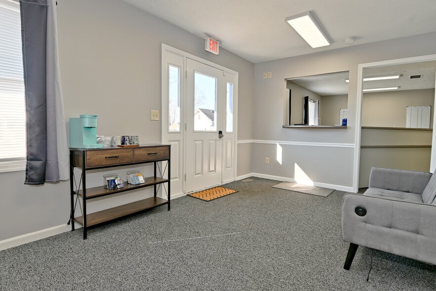 More Photos Of 1030 E Morgan St, Martinsville Office For Sale