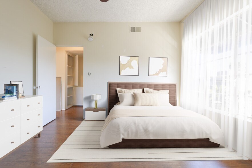 More Photos Of 1677 Westholme Ave, Los Angeles Apartments For Sale