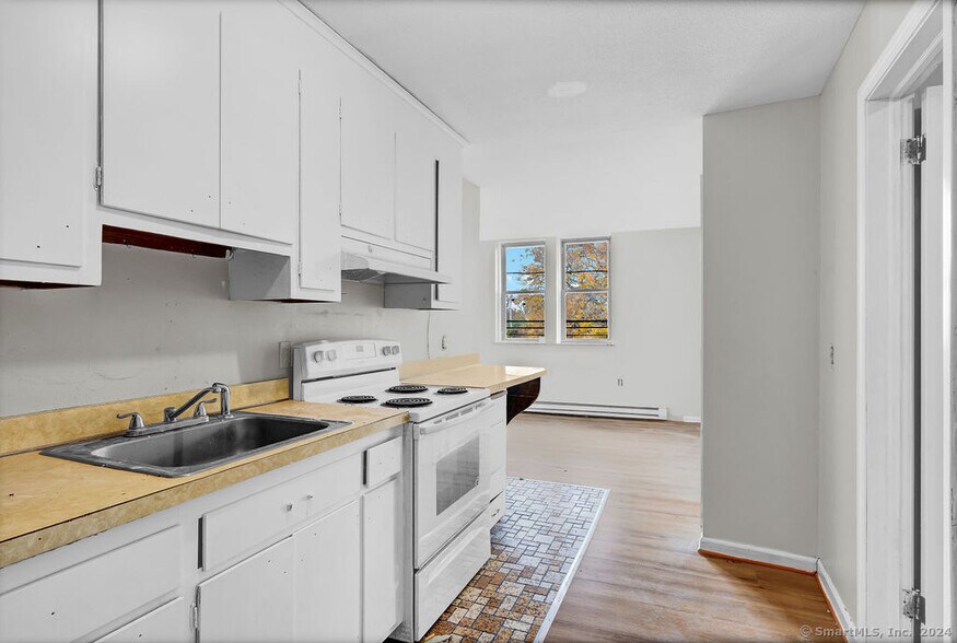 More Photos Of 1-21 Whiting St, Plainville Storefront For Sale