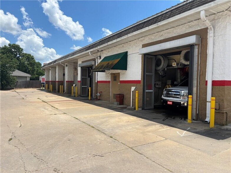 More Photos Of 16 Main St, Farmington Carwash For Sale