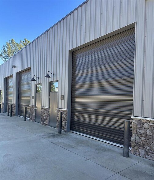 More Photos Of 1040 Park Ct, Greensboro Warehouse For Sale