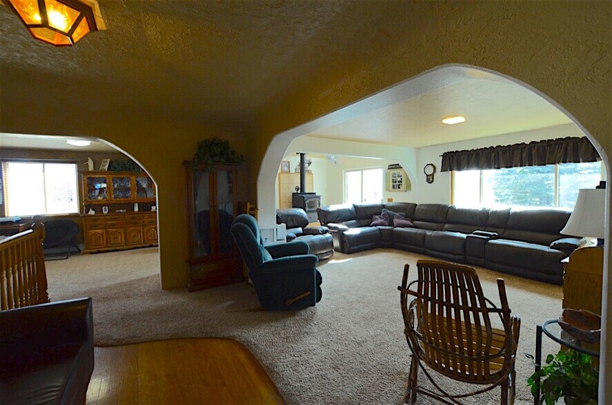 More Photos Of 108 Bailey St, Lima Restaurant For Sale