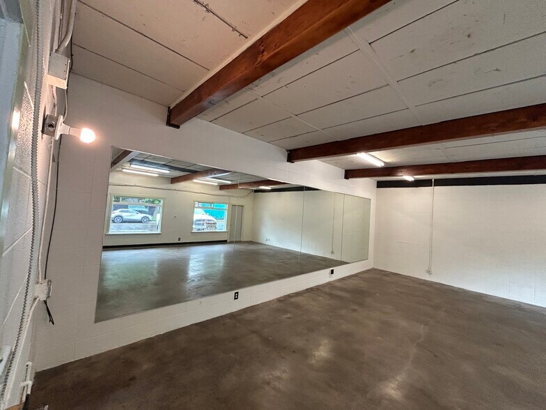 More Photos Of 245 Van Buren St, Eugene Freestanding For Lease