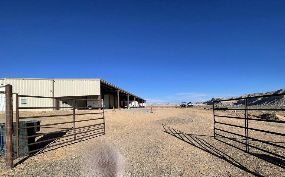 More Photos Of 825 Cannonball dr, Big Water Research And Development For Lease