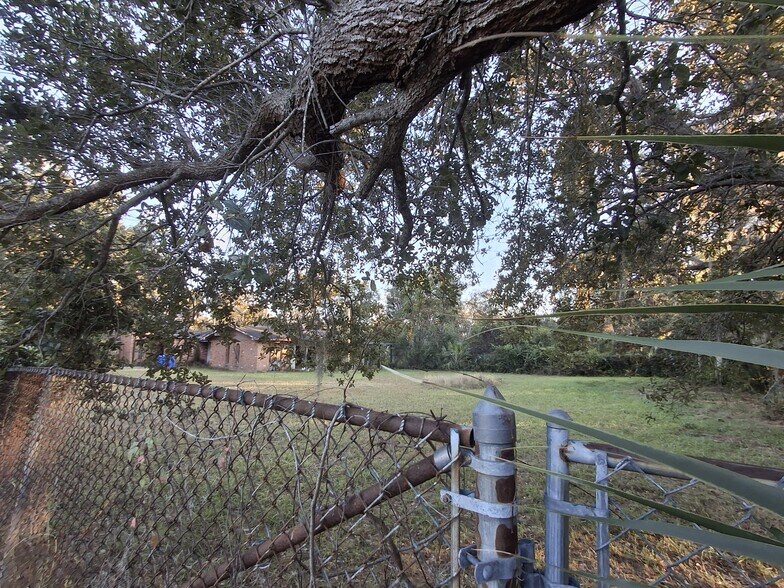 More Photos Of 7219 Anna Ave, Gibsonton Flex For Sale