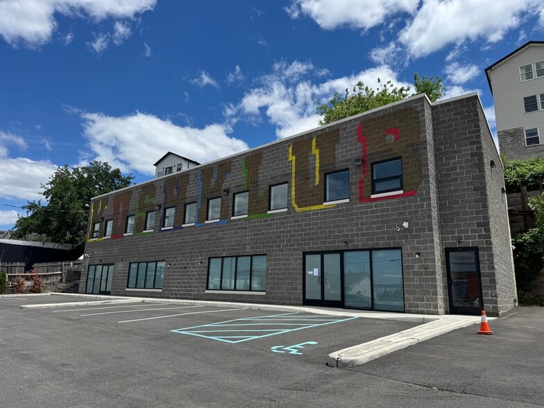 Primary Photo Of 550-560 Tonnelle ave, Jersey City Freestanding For Lease