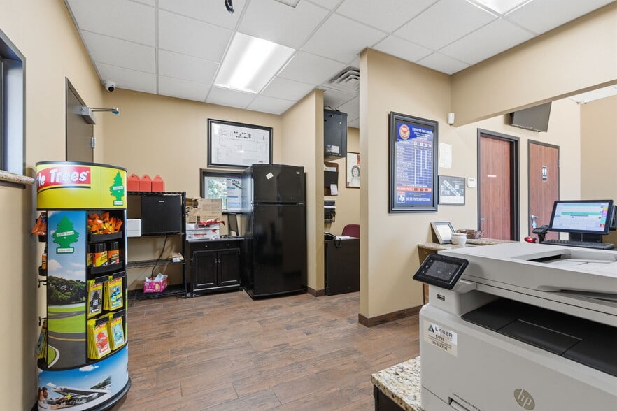 More Photos Of 12111 Cypress North Houston Rd, Cypress Carwash For Sale