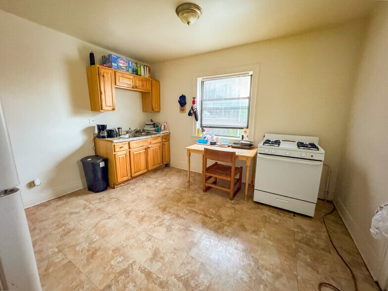 More Photos Of 7349 N Damen Ave, Chicago Apartments For Sale