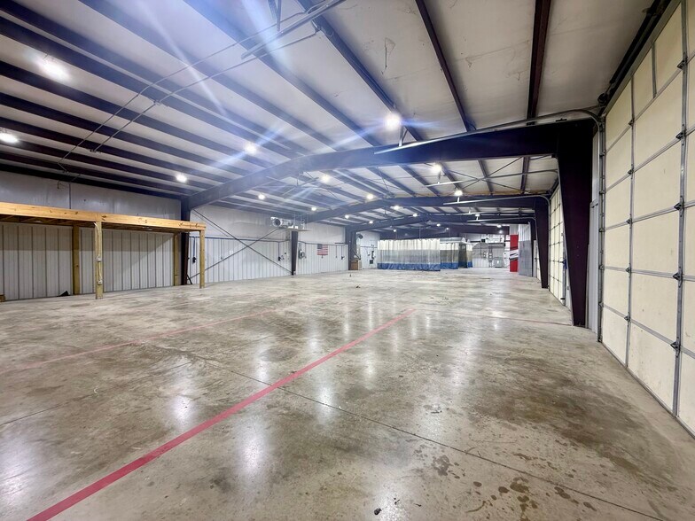More Photos Of 60 County Road 9501 N, Brookland Warehouse For Lease