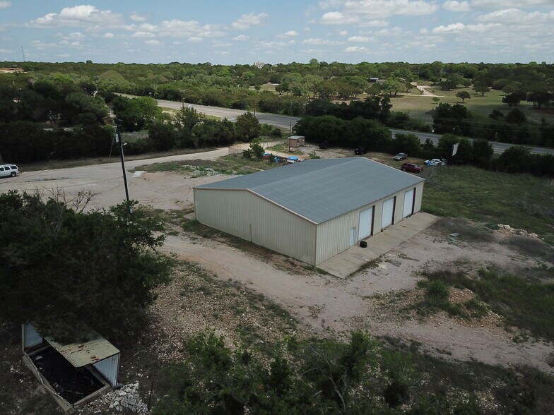 More Photos Of 3550 N US Highway 281, Burnet Warehouse For Lease