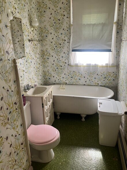 More Photos Of 24 Glenwood Ave, Pittsfield Apartments For Sale