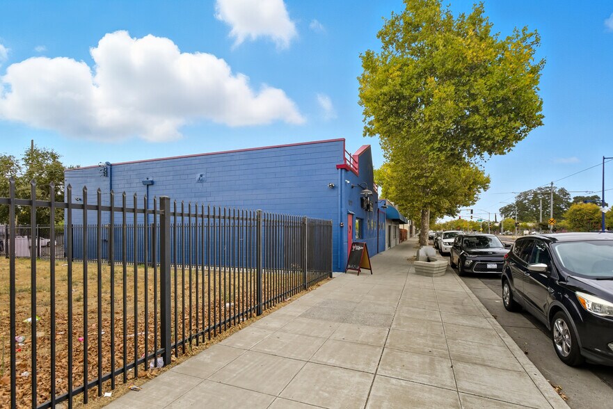 More Photos Of 1011 Del Paso Blvd, Sacramento Restaurant For Sale