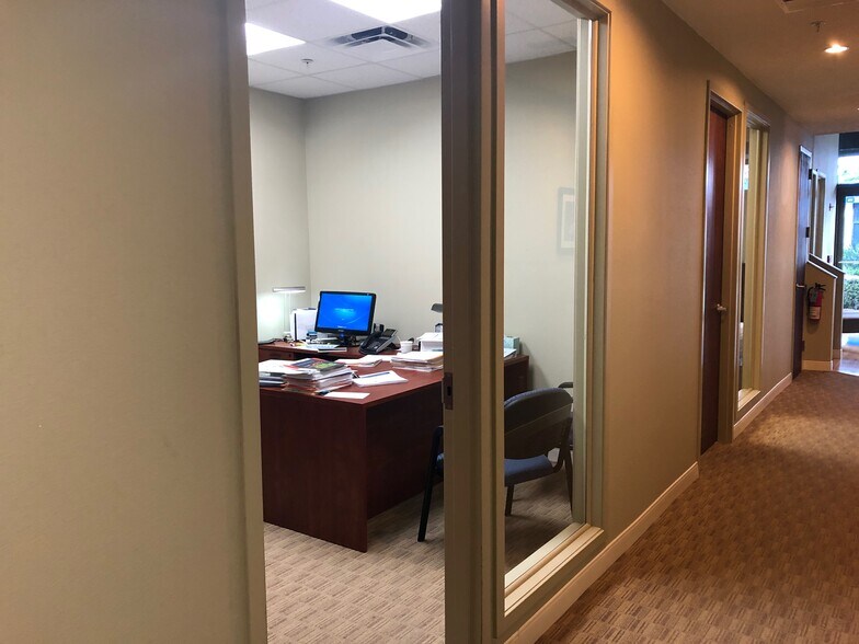 More Photos Of 801-811 N Orange Ave, Orlando Medical For Sale