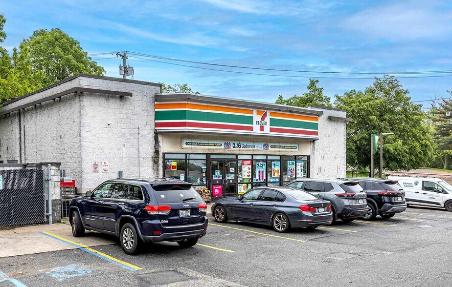 Primary Photo Of 160 Sunnyside Blvd, Plainview Convenience Store For Sale