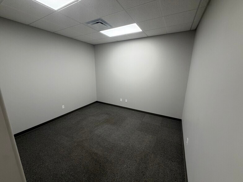 More Photos Of 11244 E 55th Pl, Tulsa Manufacturing For Lease