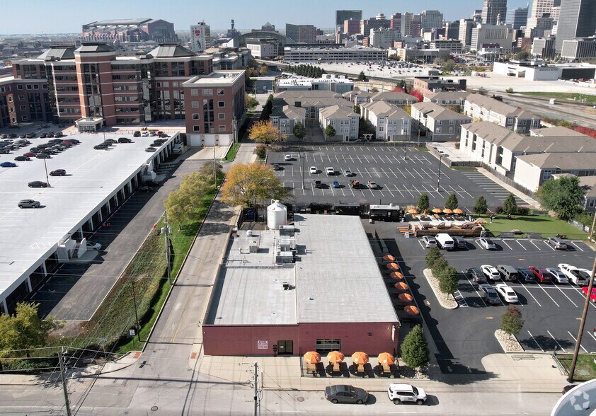 More Photos Of 140 S College Ave, Indianapolis Office For Sale