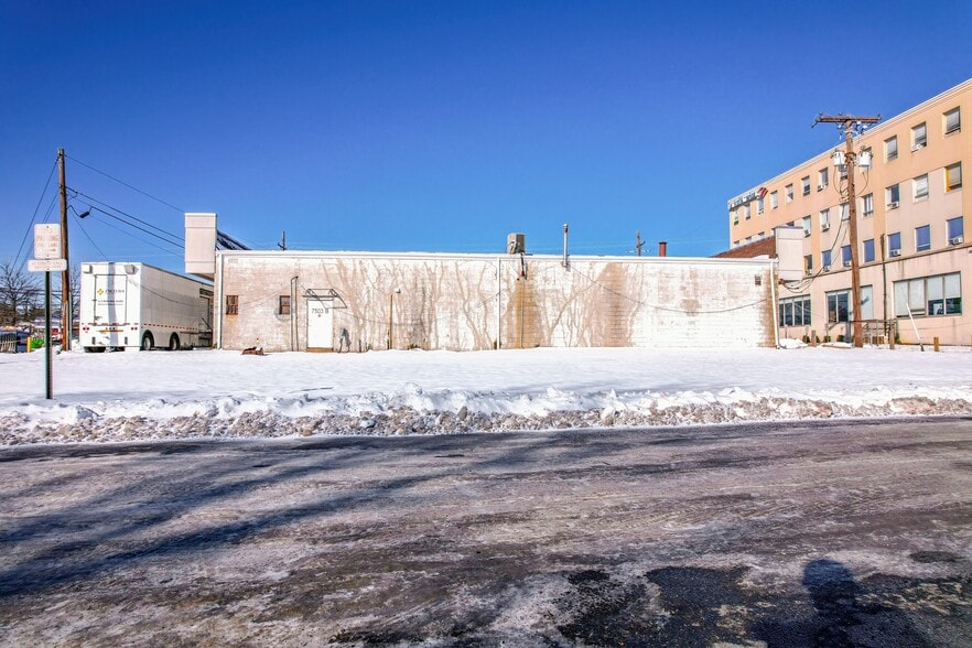 More Photos Of 7503 Annapolis Rd, Hyattsville Storefront Retail Office For Sale