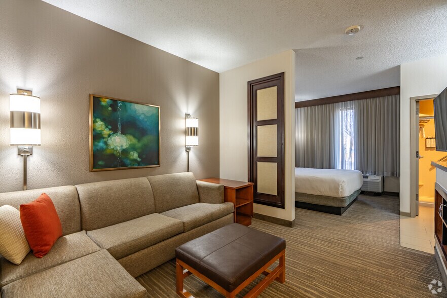 More Photos Of 7905 Giacosa Pl, Memphis Hotel For Sale