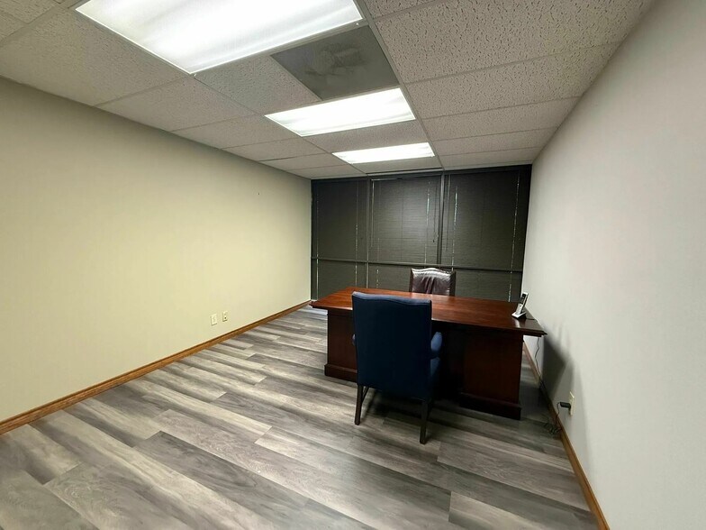More Photos Of 8330-8350 Meadow Rd, Dallas Office For Sale
