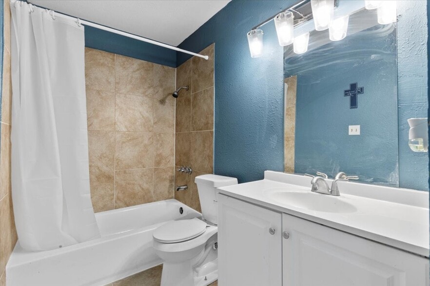 More Photos Of 5220 Tahoe Trl, Austin Apartments For Sale