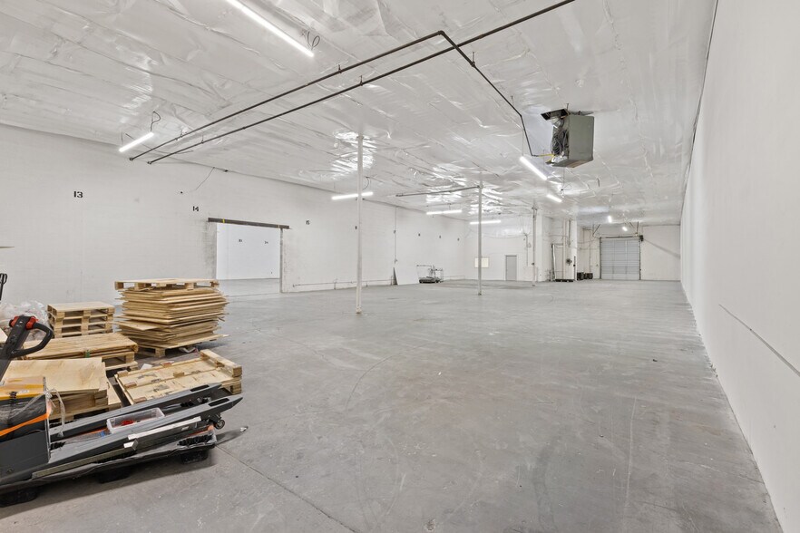 More Photos Of 3109 Garden Brook Dr, Farmers Branch Warehouse For Sale