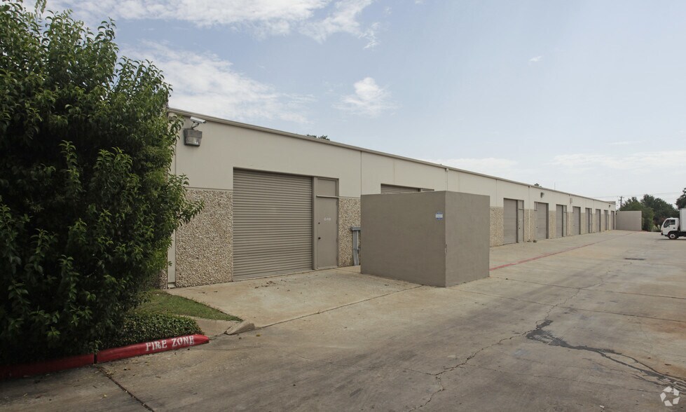 More Photos Of 6448 E Hwy 290, Austin Light Distribution For Lease