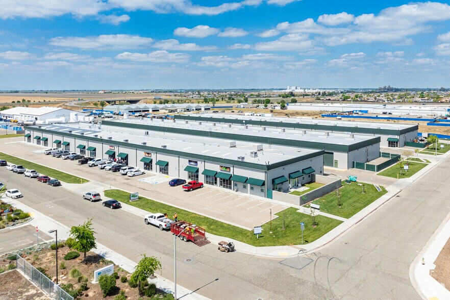 More Photos Of 1500 Enterprise Dr, Lemoore Warehouse For Sale