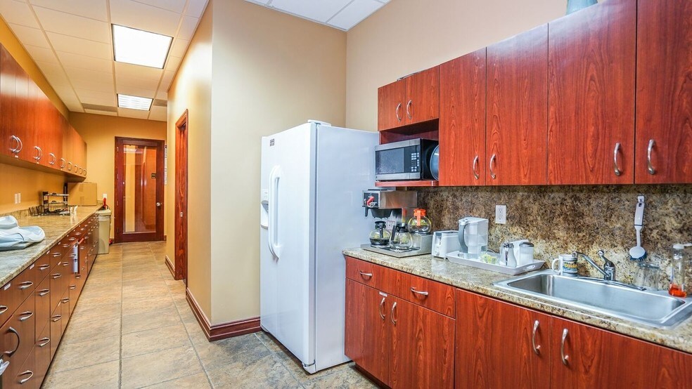More Photos Of 1391 Sawgrass Corporate Pky, Sunrise Office For Sale
