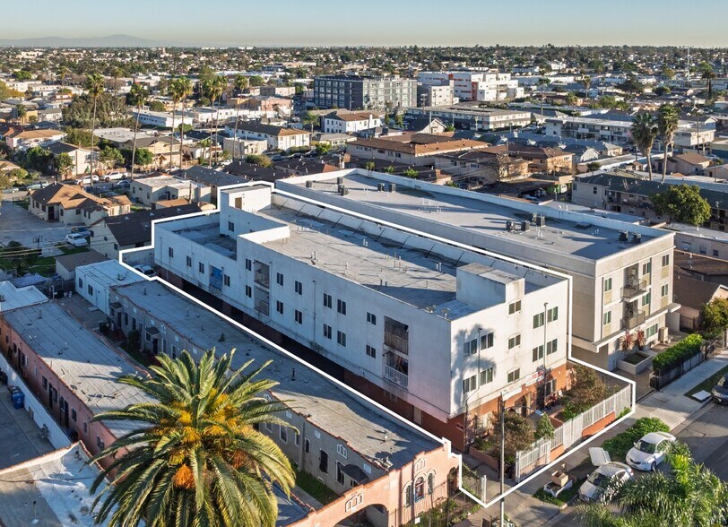 Primary Photo Of 6332 Brynhurst Ave, Los Angeles Apartments For Sale